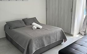 Hermoso Apartamento vista al mar El Laguito